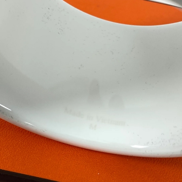 Hermes White Orange Black Lacquer Wide Assam Bangle - Picture 2 of 3